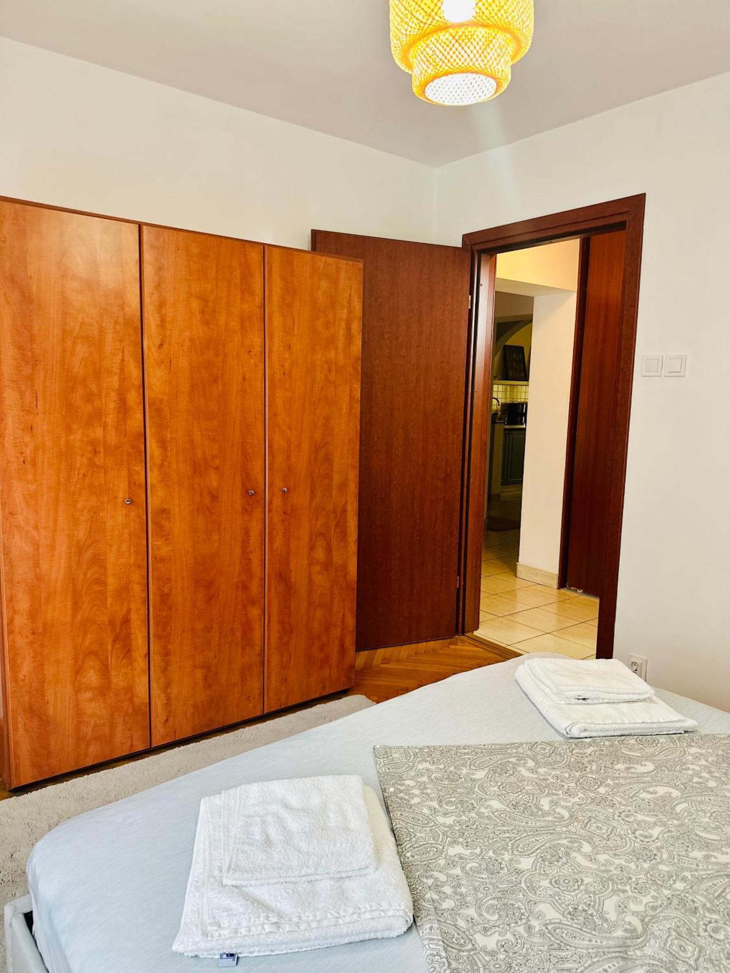 Tranquil Unirii Residence - Elegant & Spacious Living With Parking Steps From Parliament Bucureşti Eksteriør bilde