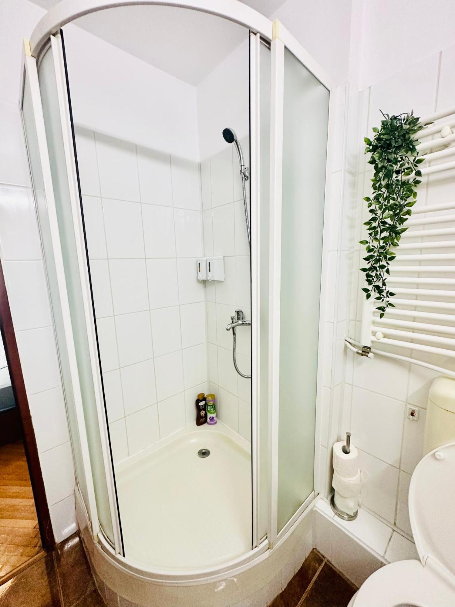 Tranquil Unirii Residence - Elegant & Spacious Living With Parking Steps From Parliament Bucureşti Eksteriør bilde
