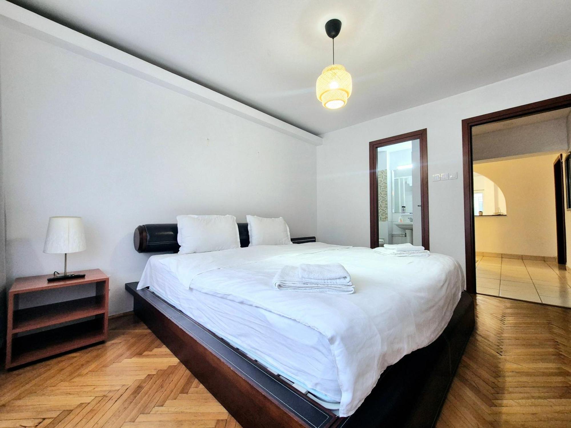 Tranquil Unirii Residence - Elegant & Spacious Living With Parking Steps From Parliament Bucureşti Eksteriør bilde